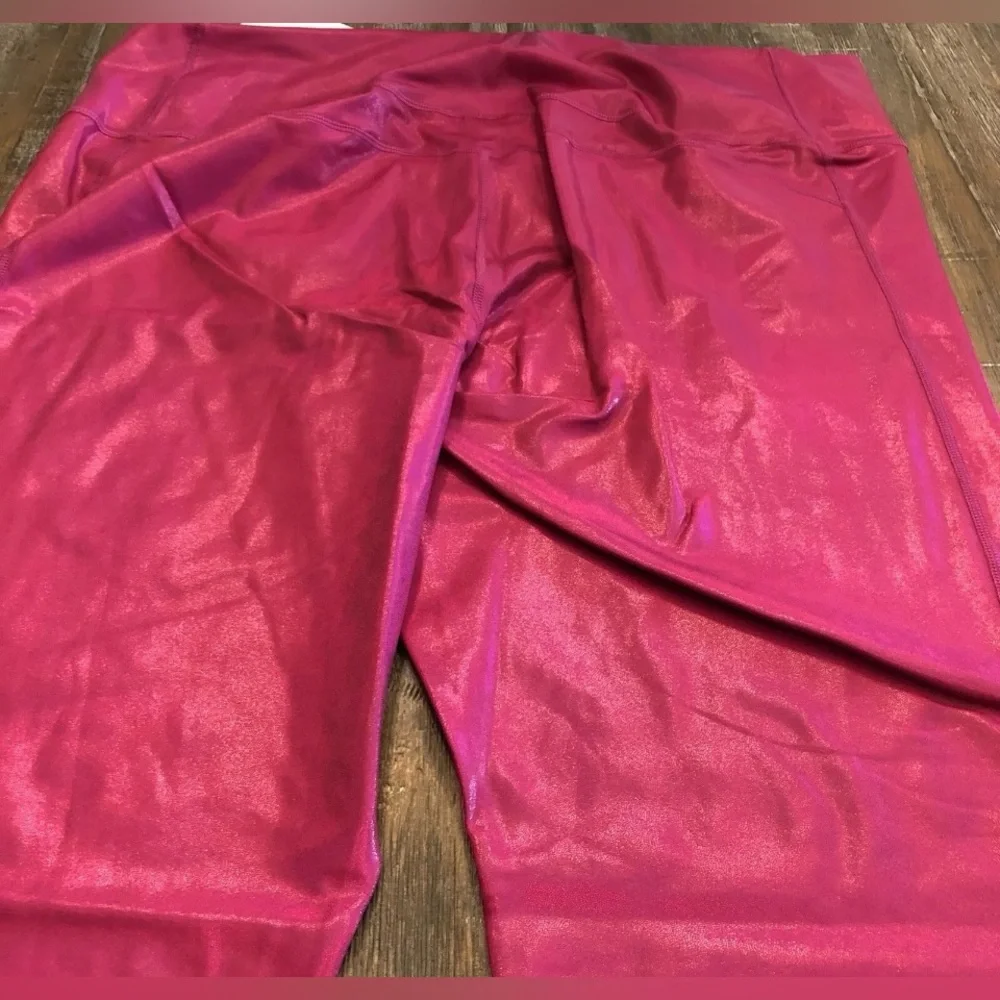 Fabletics Iridescent Dark Fuchsia High-Waisted 7/8 Luxe Legging | XS - Picture 6 of 13